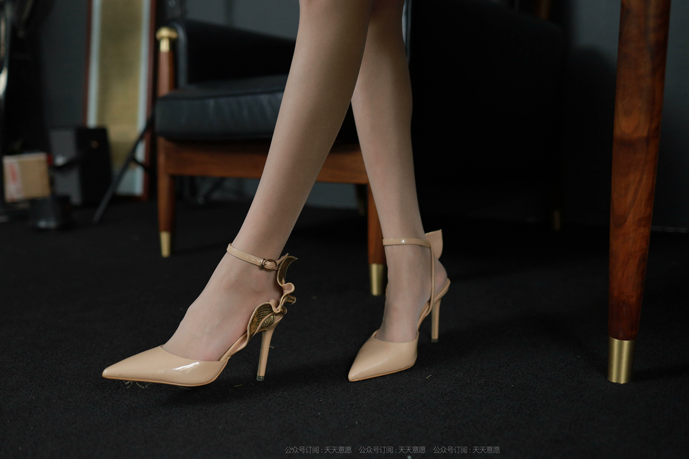 图片[92]-[IESS异思趣向] 2021.11.08 丝享家969：团团《迷人的金色波纹》[92P] – 速更版-美库