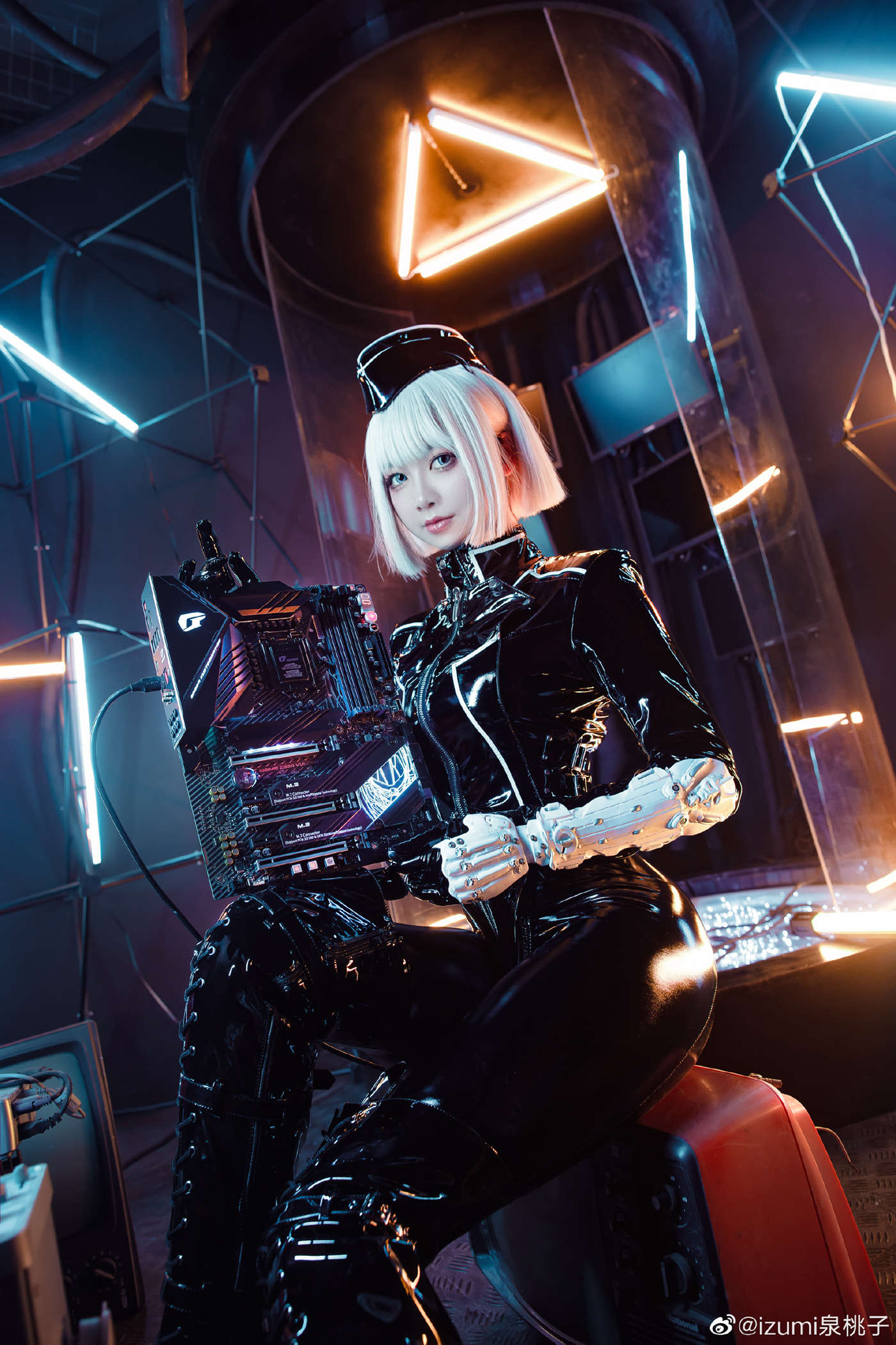 图片[25]-izumi泉桃子 – 帝国通讯官 [30P] – 速更版-美库