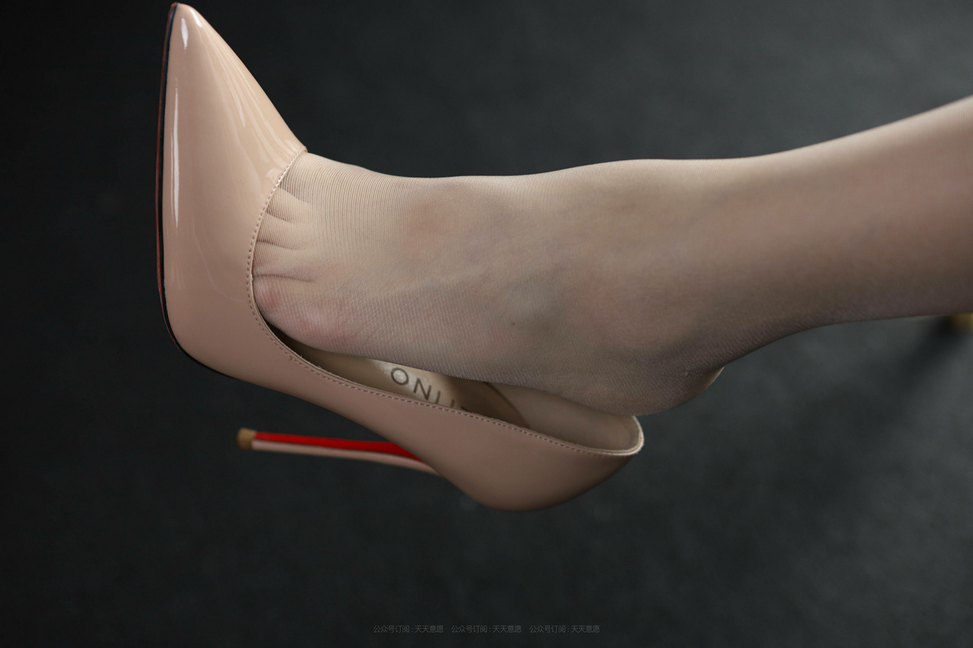 图片[17]-[IESS异思趣向]2021.11.12 丝享家972：小婕《周末陪你加班》[94P] – 速更版-美库