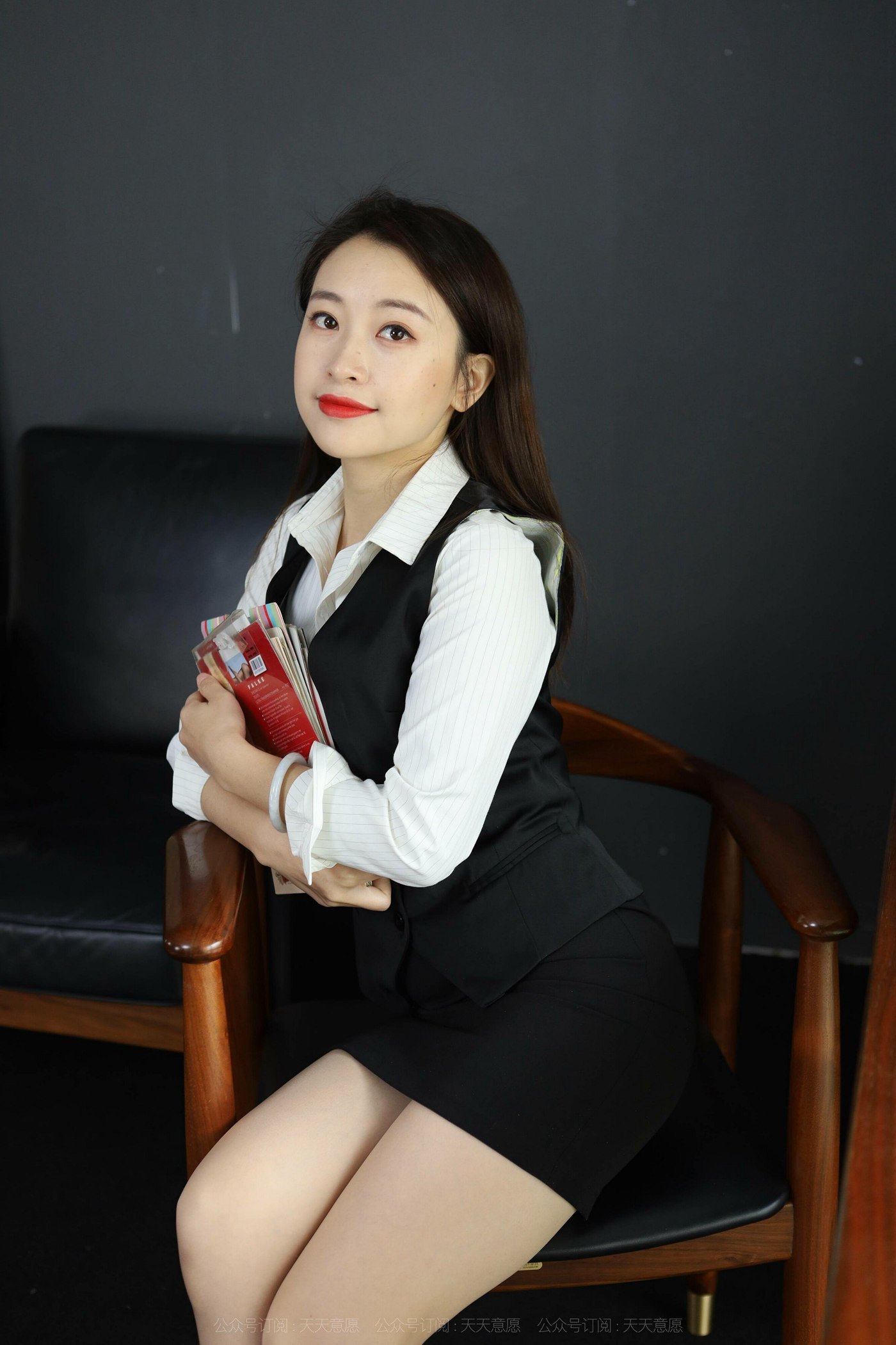 图片[87]-[IESS异思趣向]2021.11.12 丝享家972：小婕《周末陪你加班》[94P] – 速更版-美库