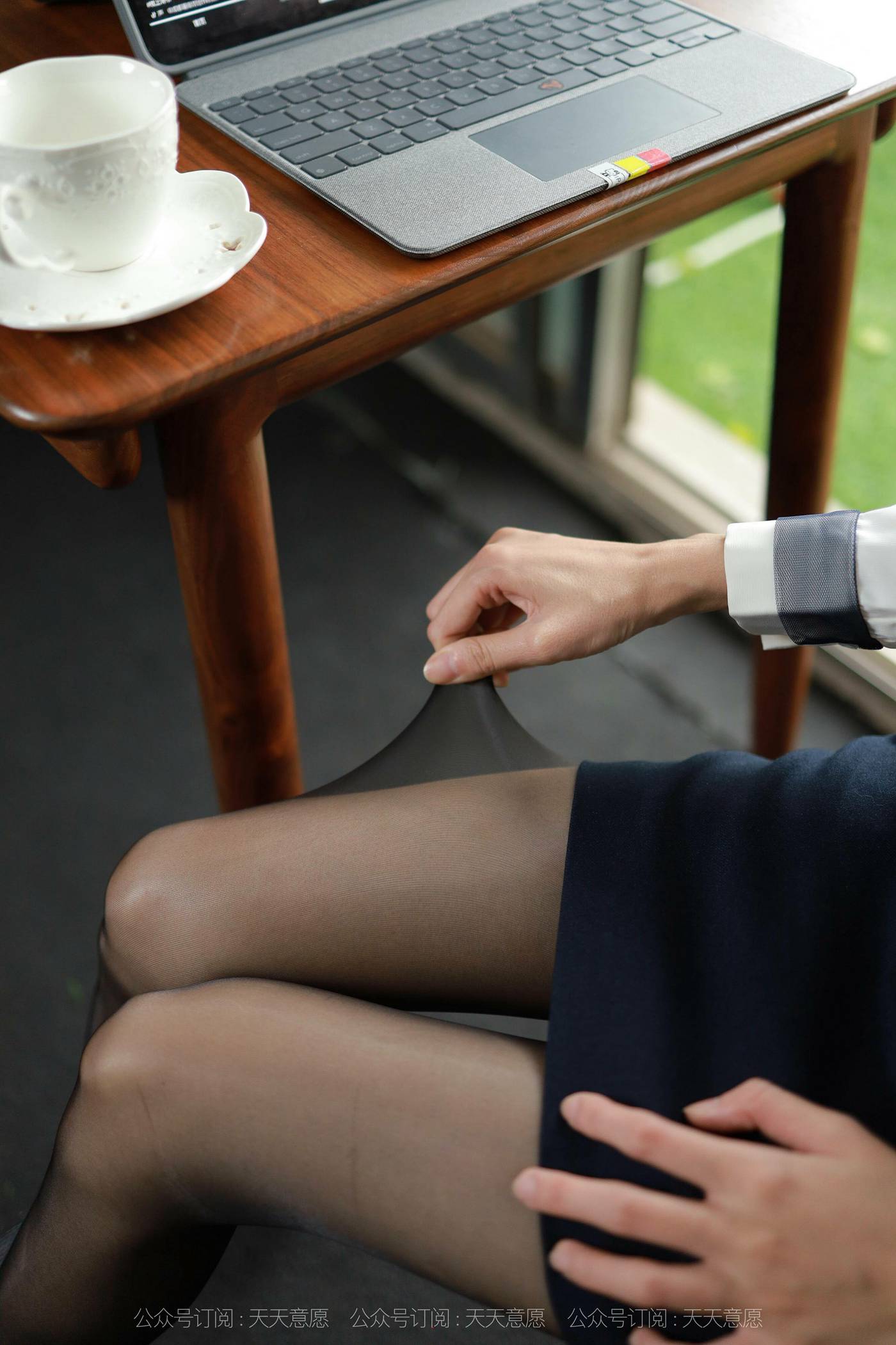 图片[14]-[IESS异思趣向]2021.11.14 丝享家974：团团《长腿打字员》[99P] – 速更版-美库