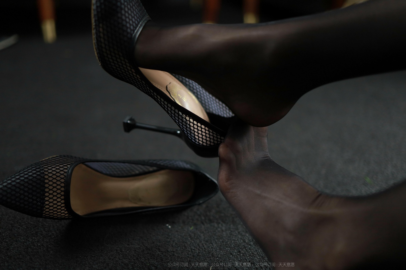 图片[19]-[IESS异思趣向]2021.11.14 丝享家974：团团《长腿打字员》[99P] – 速更版-美库