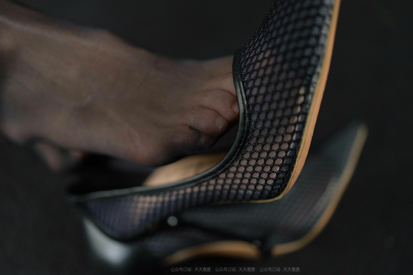 图片[22]-[IESS异思趣向]2021.11.14 丝享家974：团团《长腿打字员》[99P] – 速更版-美库