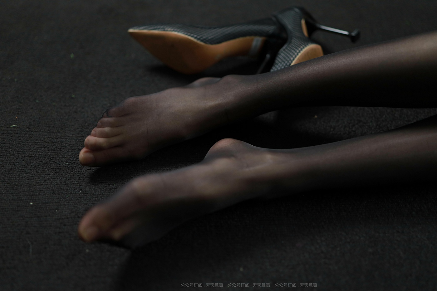 图片[79]-[IESS异思趣向]2021.11.14 丝享家974：团团《长腿打字员》[99P] – 速更版-美库