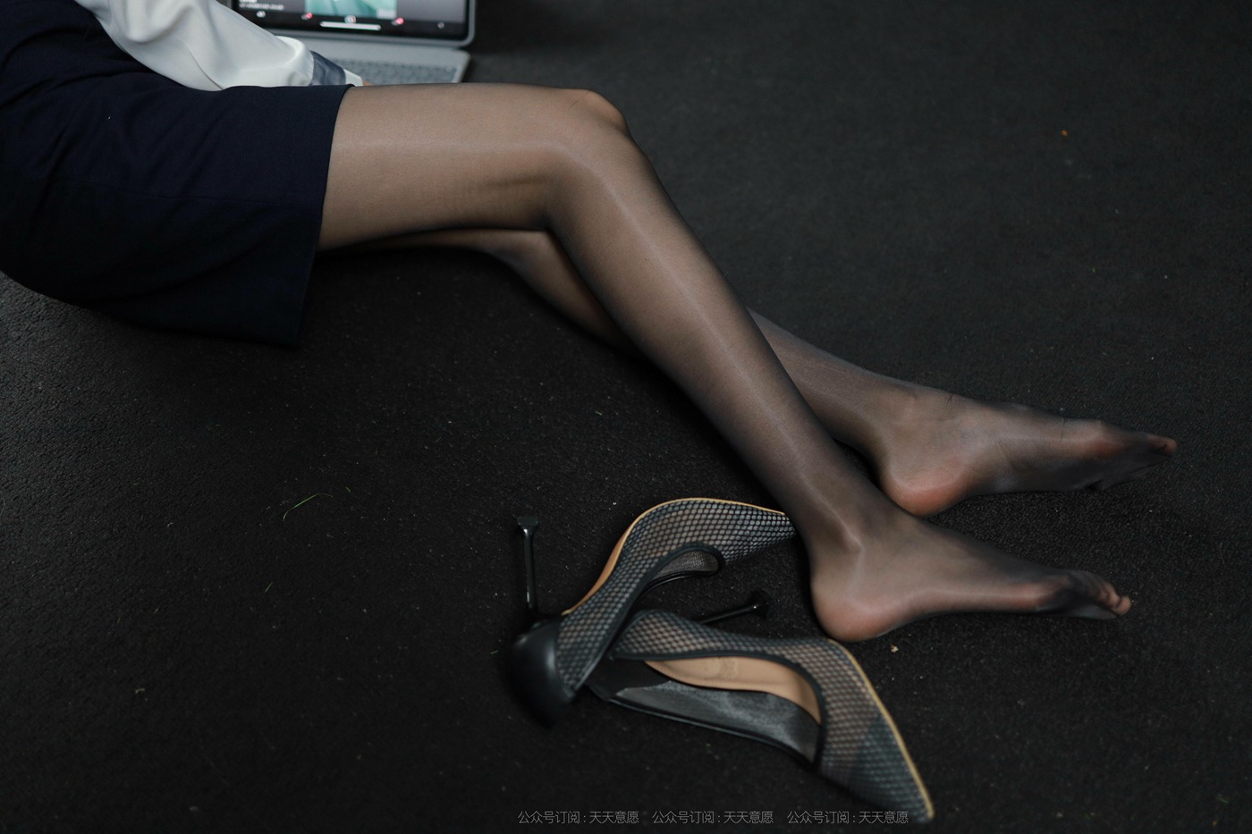 图片[77]-[IESS异思趣向]2021.11.14 丝享家974：团团《长腿打字员》[99P] – 速更版-美库