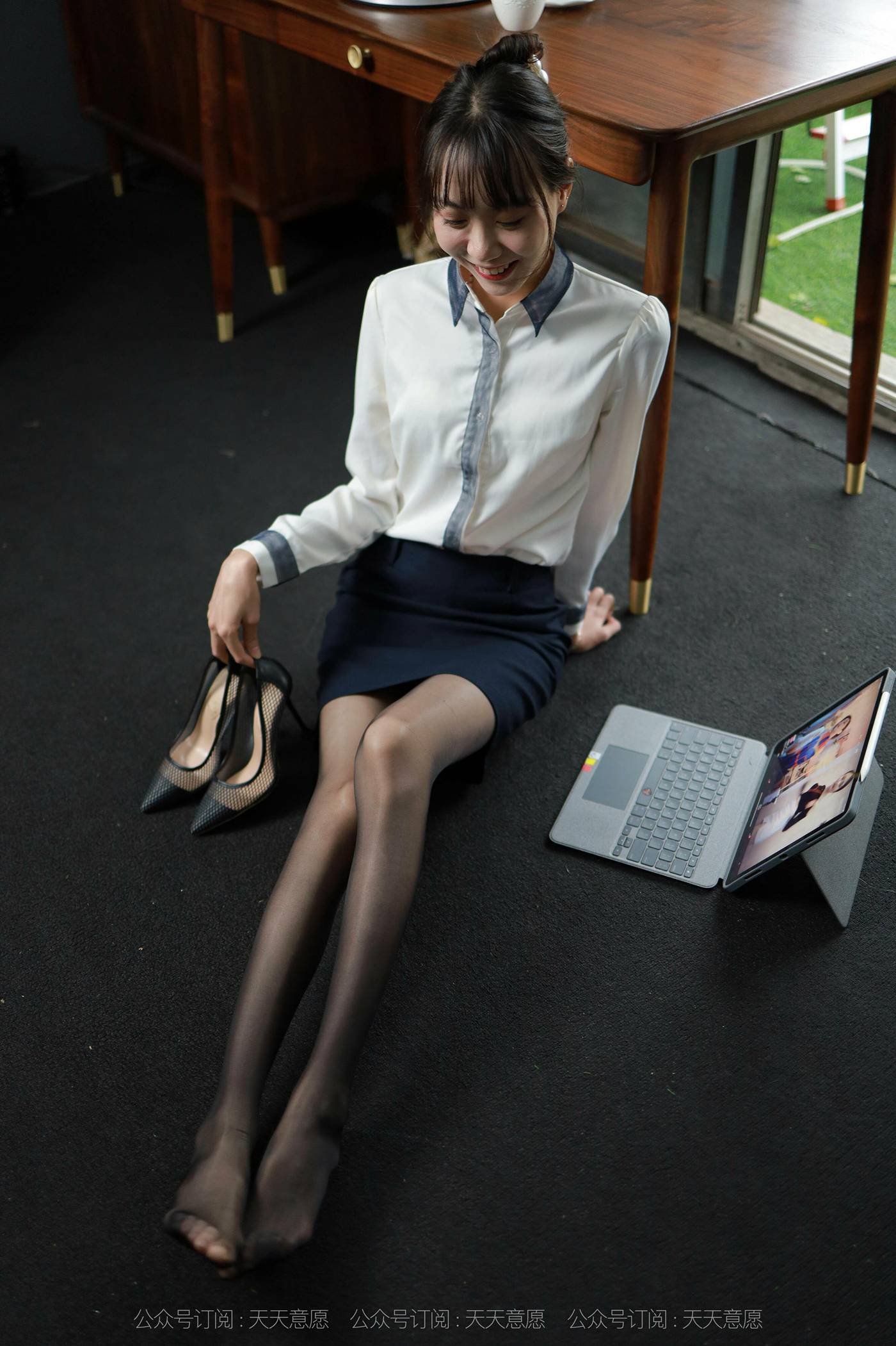 图片[91]-[IESS异思趣向]2021.11.14 丝享家974：团团《长腿打字员》[99P] – 速更版-美库