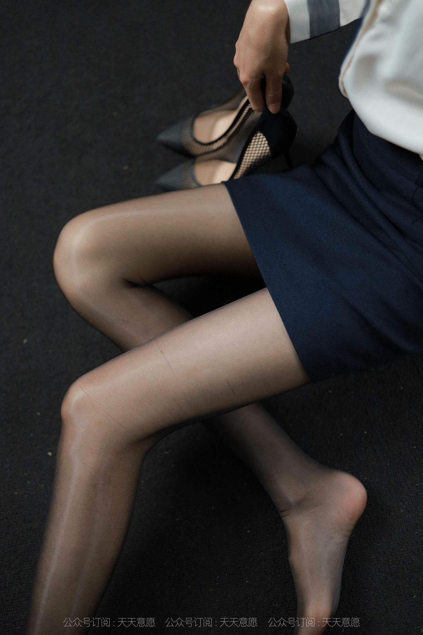 图片[93]-[IESS异思趣向]2021.11.14 丝享家974：团团《长腿打字员》[99P] – 速更版-美库