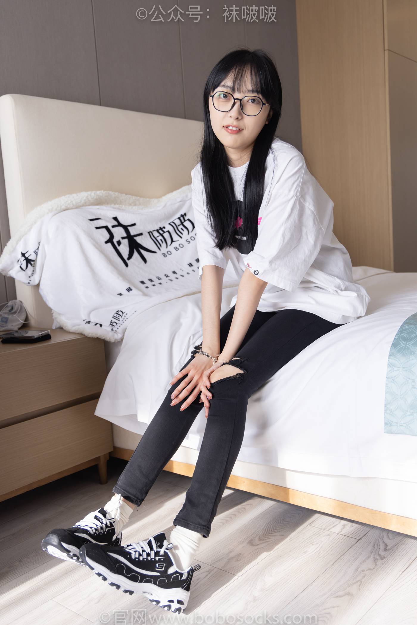 图片[10]-[BoBoSocks袜啵啵]NO.055 稚予-斯凯奇运动鞋、白棉袜、黑棉袜[139P] – 速更版-美库