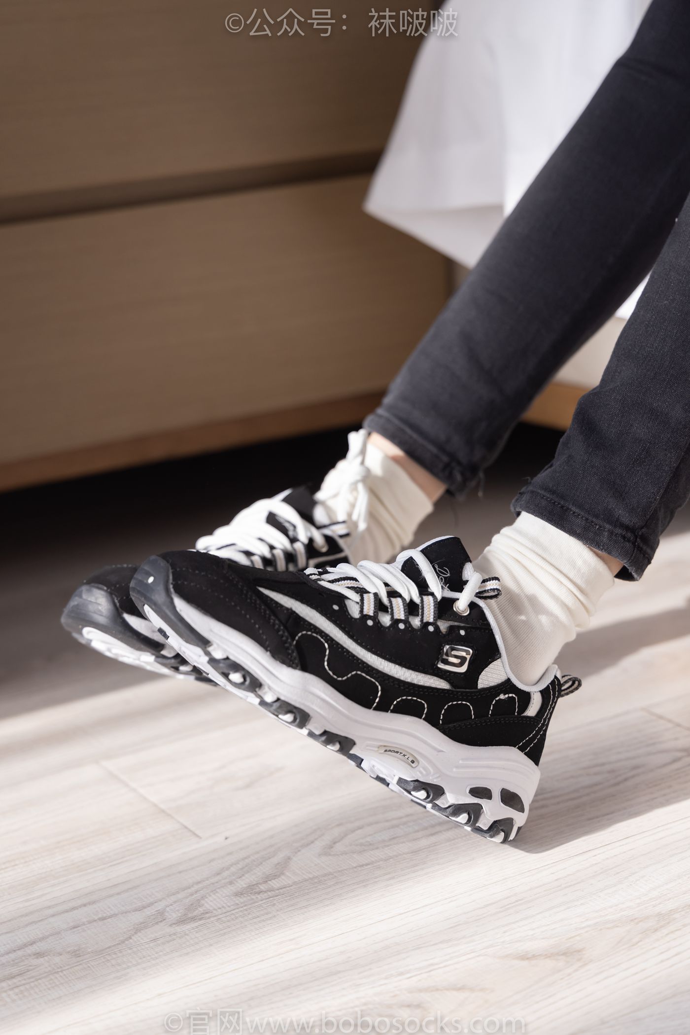 图片[12]-[BoBoSocks袜啵啵]NO.055 稚予-斯凯奇运动鞋、白棉袜、黑棉袜[139P] – 速更版-美库