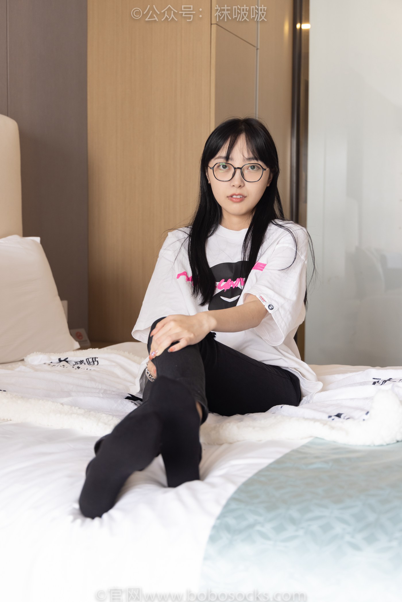 图片[104]-[BoBoSocks袜啵啵]NO.055 稚予-斯凯奇运动鞋、白棉袜、黑棉袜[139P] – 速更版-美库