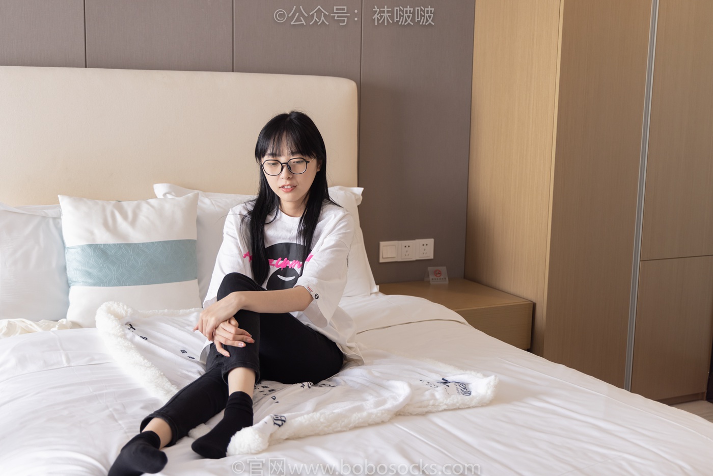 图片[110]-[BoBoSocks袜啵啵]NO.055 稚予-斯凯奇运动鞋、白棉袜、黑棉袜[139P] – 速更版-美库