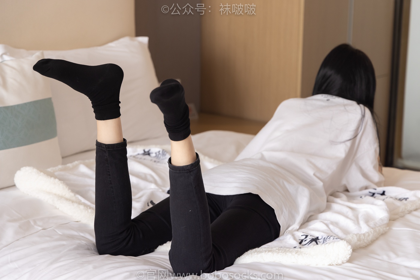 图片[111]-[BoBoSocks袜啵啵]NO.055 稚予-斯凯奇运动鞋、白棉袜、黑棉袜[139P] – 速更版-美库