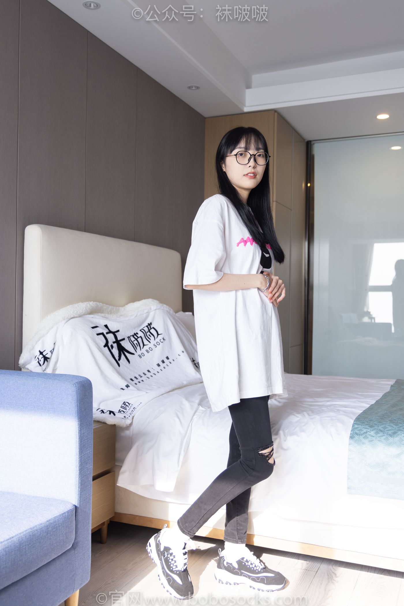 图片[138]-[BoBoSocks袜啵啵]NO.055 稚予-斯凯奇运动鞋、白棉袜、黑棉袜[139P] – 速更版-美库