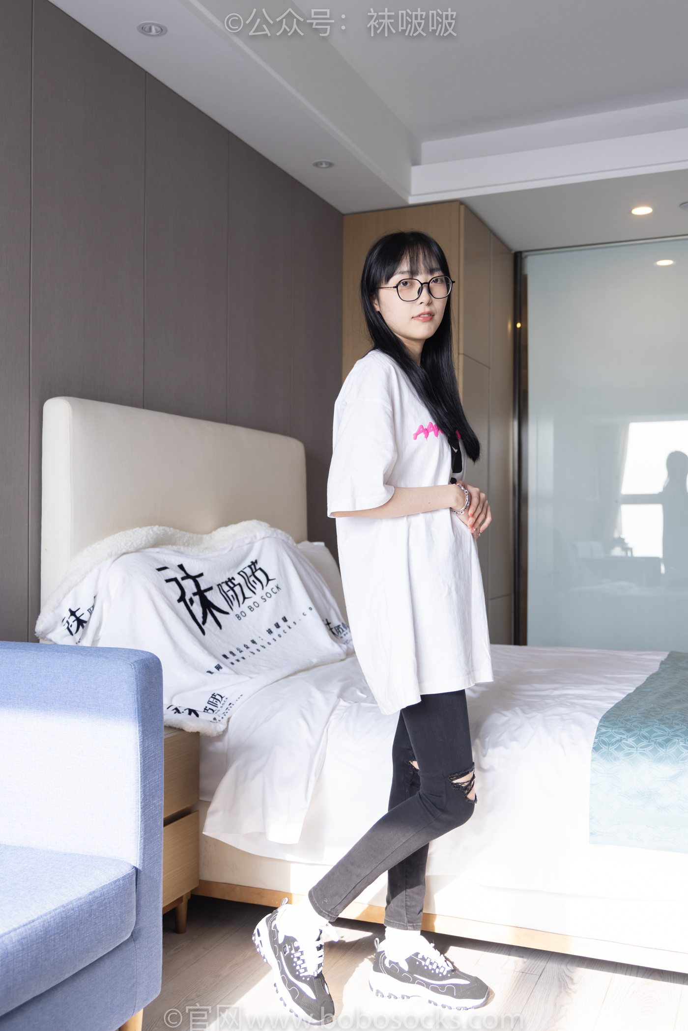 图片[139]-[BoBoSocks袜啵啵]NO.055 稚予-斯凯奇运动鞋、白棉袜、黑棉袜[139P] – 速更版-美库