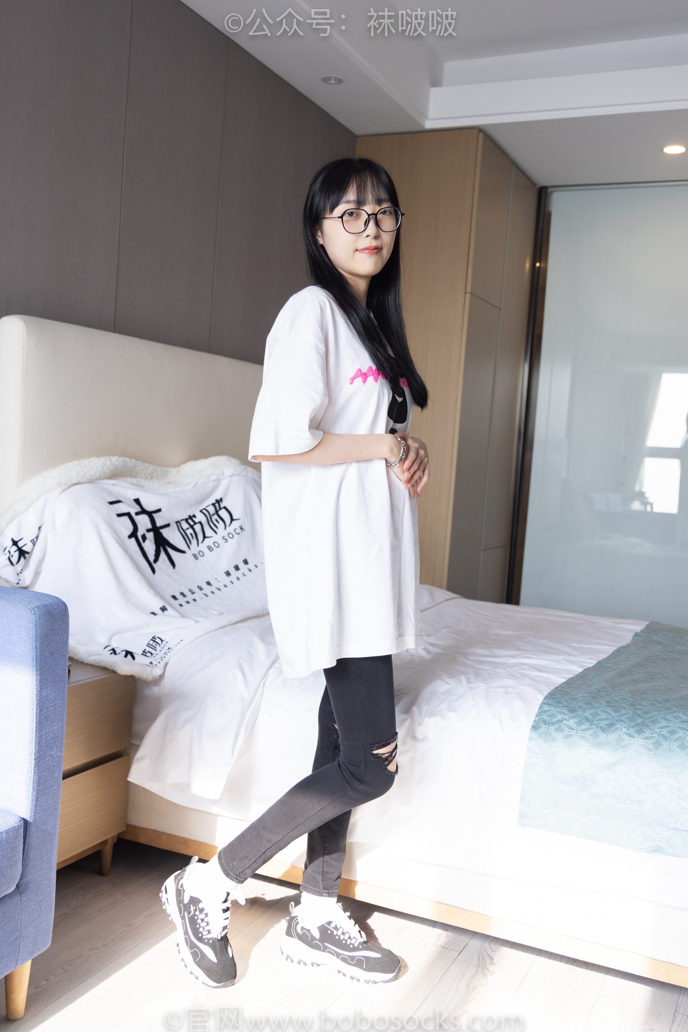 图片[140]-[BoBoSocks袜啵啵]NO.055 稚予-斯凯奇运动鞋、白棉袜、黑棉袜[139P] – 速更版-美库