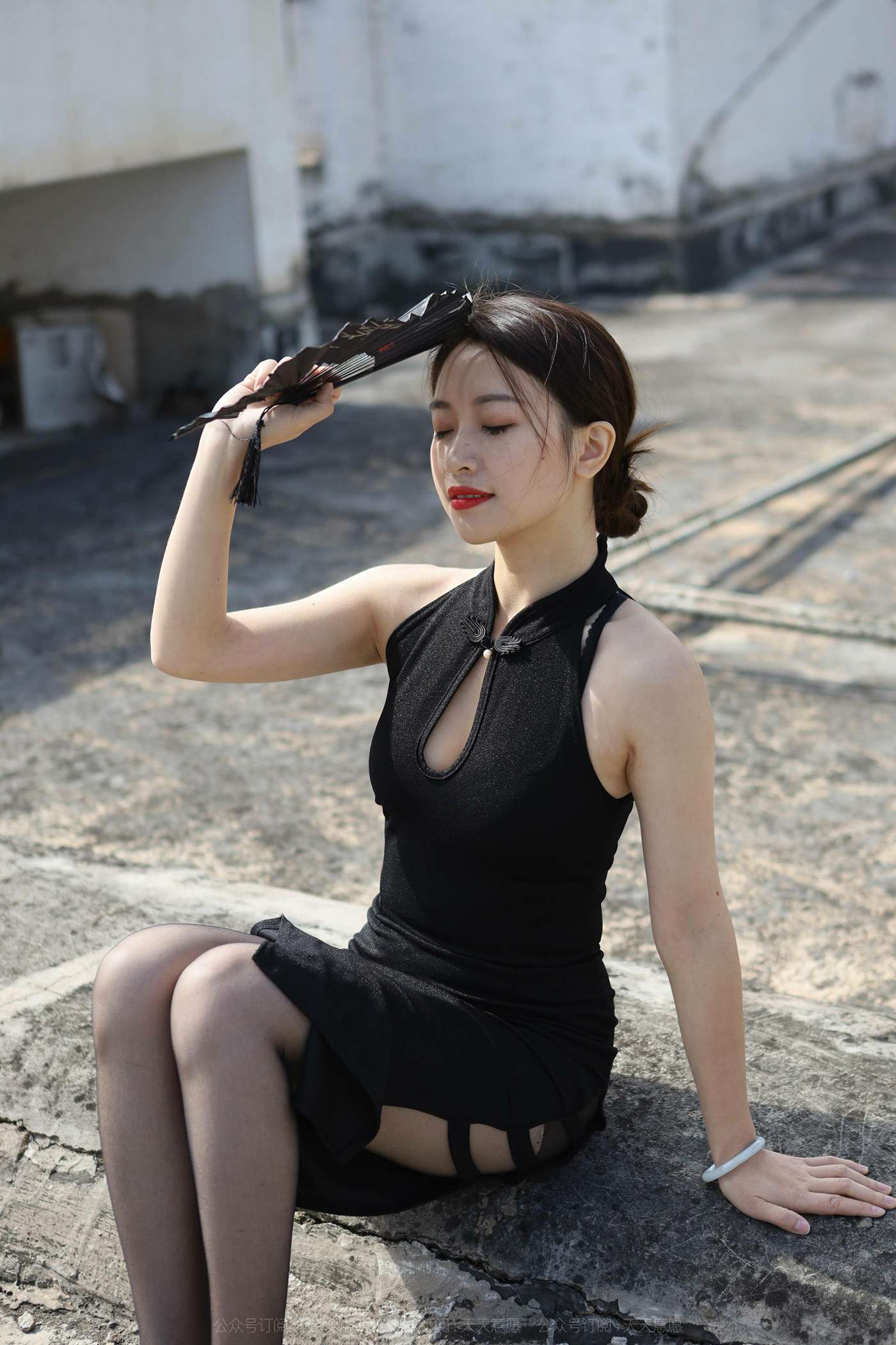 图片[22]-[IESS异思趣向] 2022.01.12 丝享家986：小婕《天台旗袍秀》[94P] – 速更版-美库