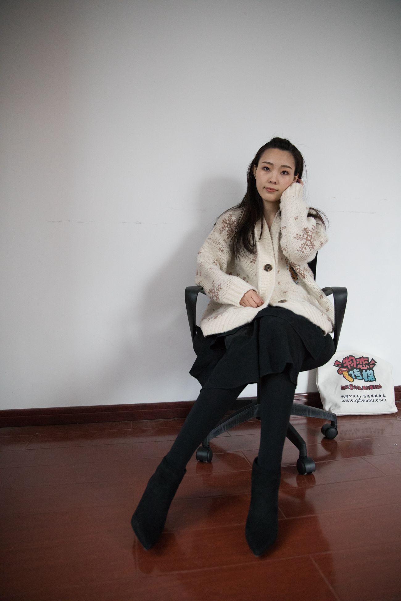 图片[33]-勿恋传媒 No.395 秀秀-温暖的雪 [147P] – 速更版-美库