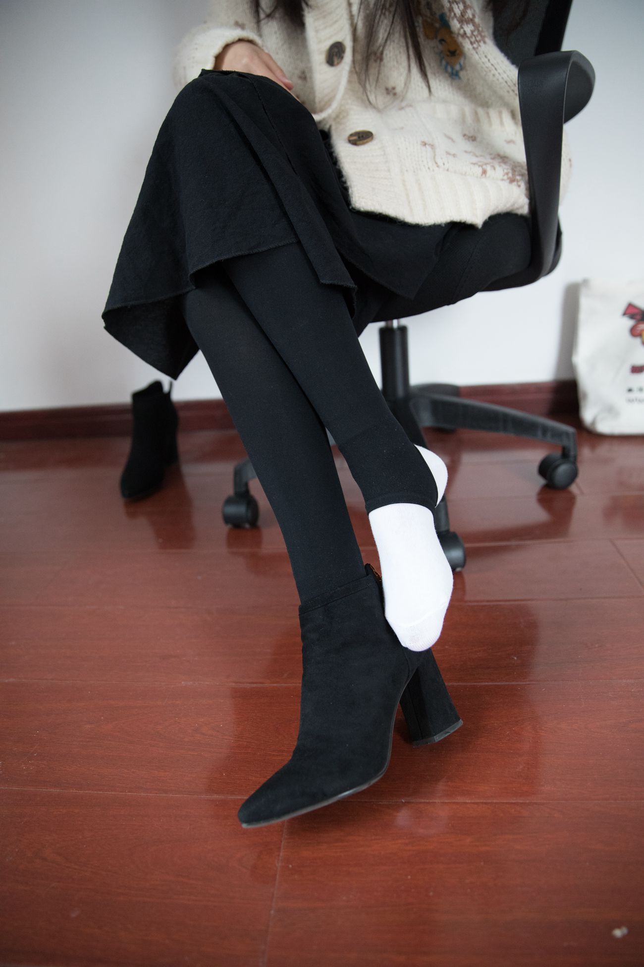 图片[45]-勿恋传媒 No.395 秀秀-温暖的雪 [147P] – 速更版-美库