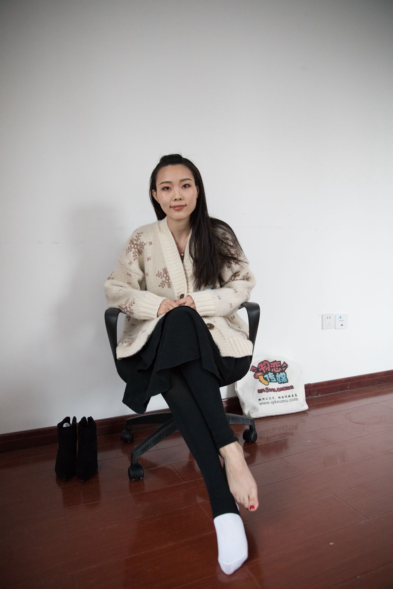 图片[102]-勿恋传媒 No.395 秀秀-温暖的雪 [147P] – 速更版-美库