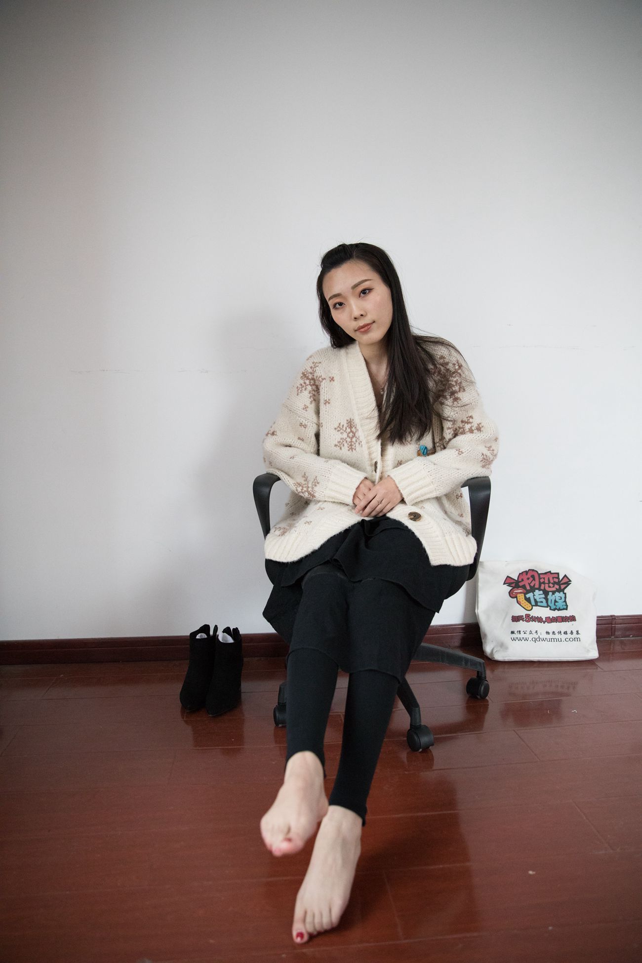 图片[129]-勿恋传媒 No.395 秀秀-温暖的雪 [147P] – 速更版-美库