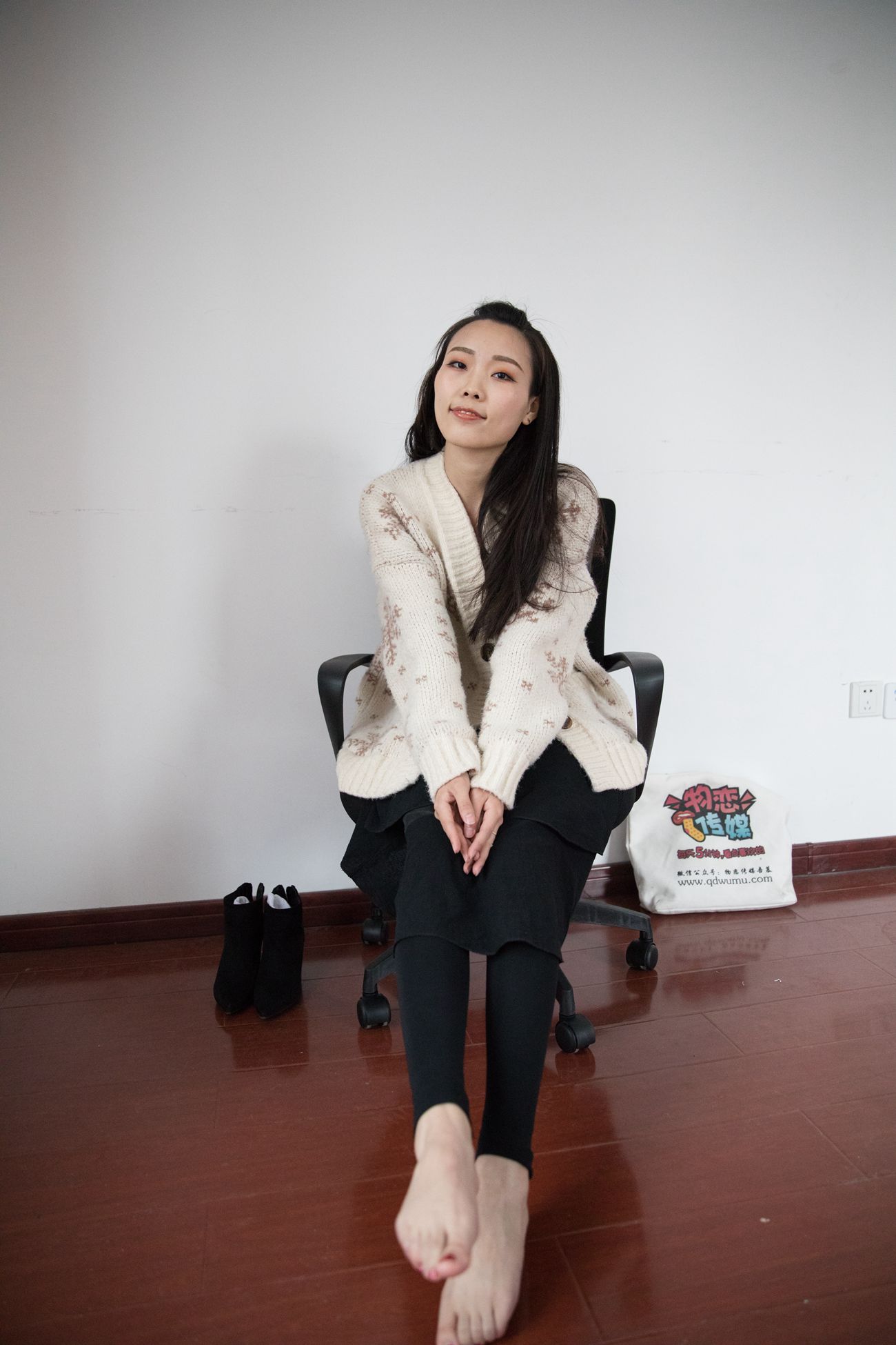 图片[130]-勿恋传媒 No.395 秀秀-温暖的雪 [147P] – 速更版-美库