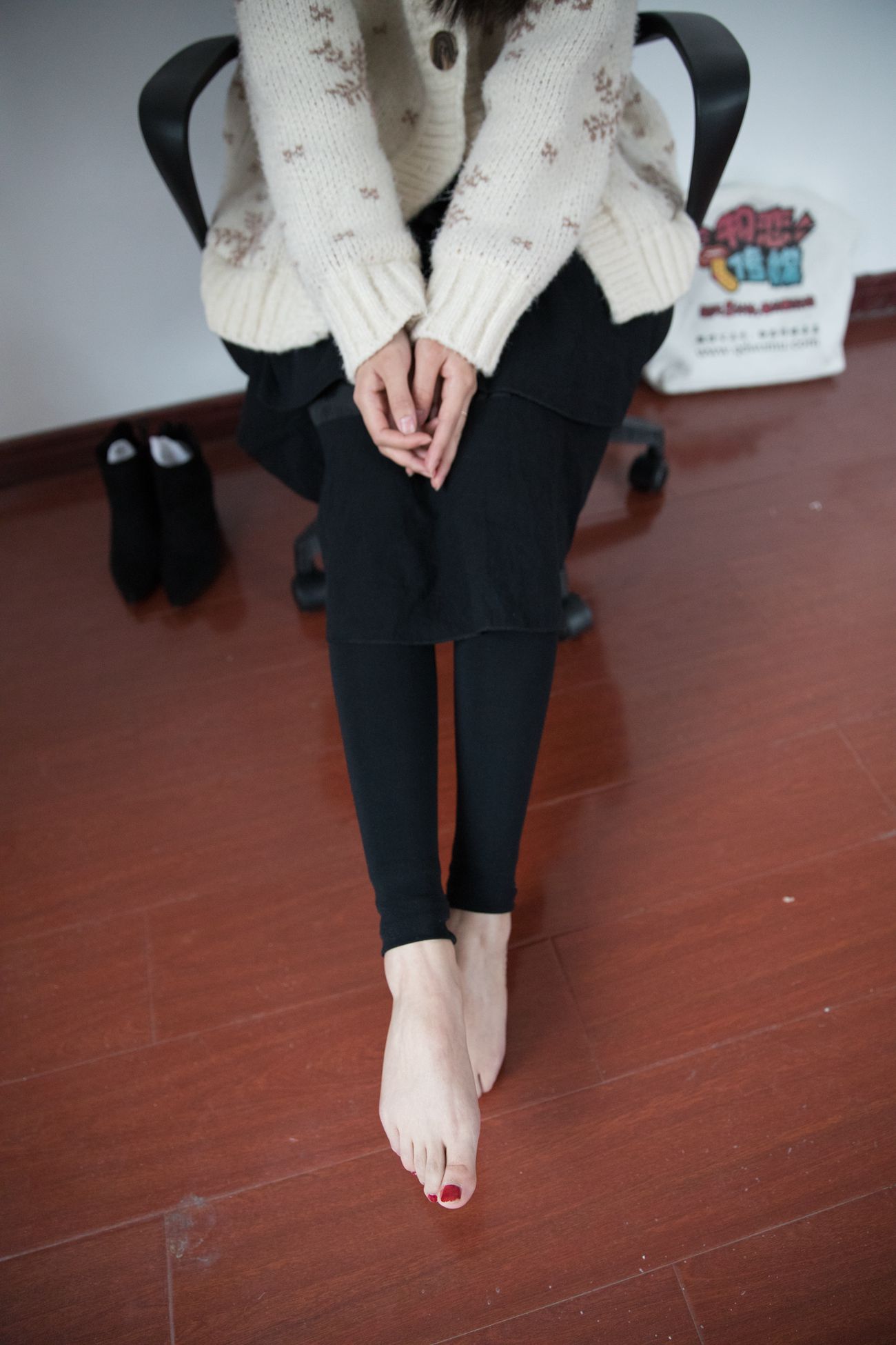 图片[131]-勿恋传媒 No.395 秀秀-温暖的雪 [147P] – 速更版-美库