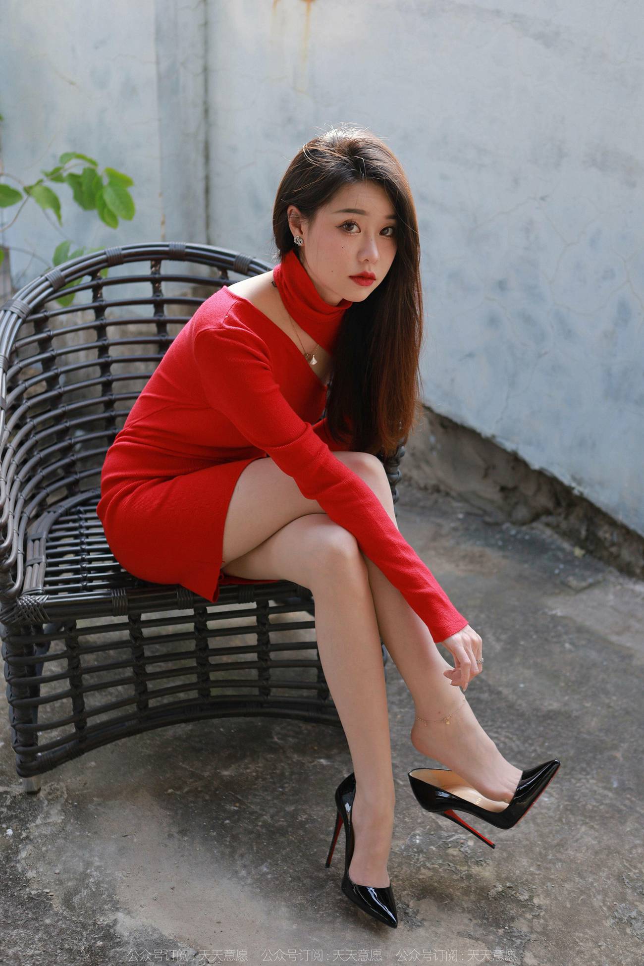 图片[19]-[IESS异思趣向] 2022.01.20 丝享家991：佳爷特辑《圣诞红裙女神》[91P] – 速更版-美库