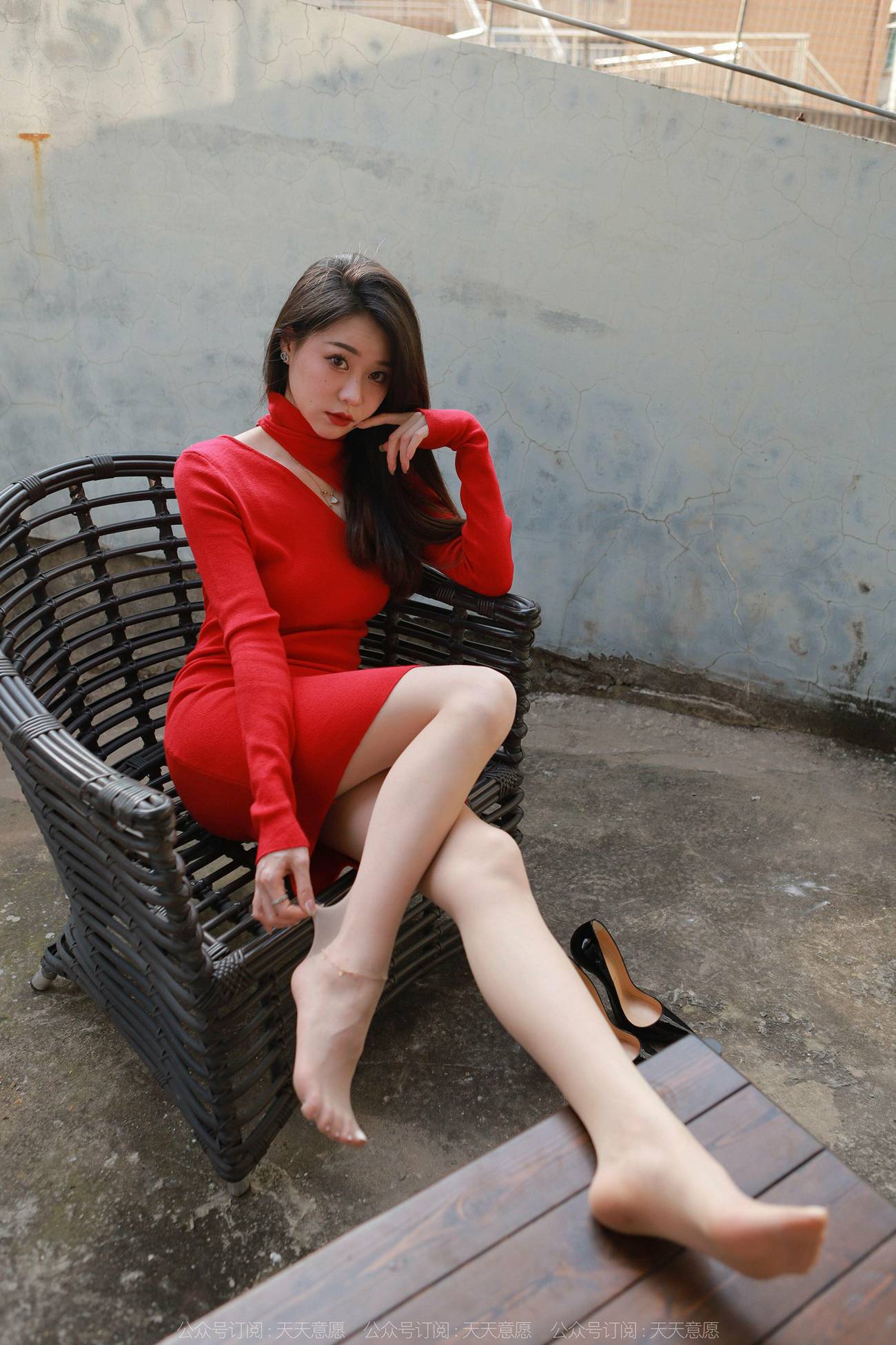 图片[51]-[IESS异思趣向] 2022.01.20 丝享家991：佳爷特辑《圣诞红裙女神》[91P] – 速更版-美库