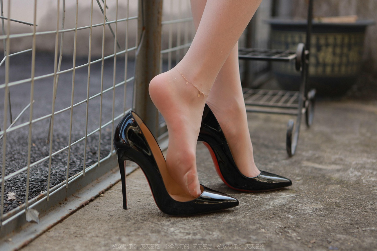 图片[62]-[IESS异思趣向] 2022.01.20 丝享家991：佳爷特辑《圣诞红裙女神》[91P] – 速更版-美库