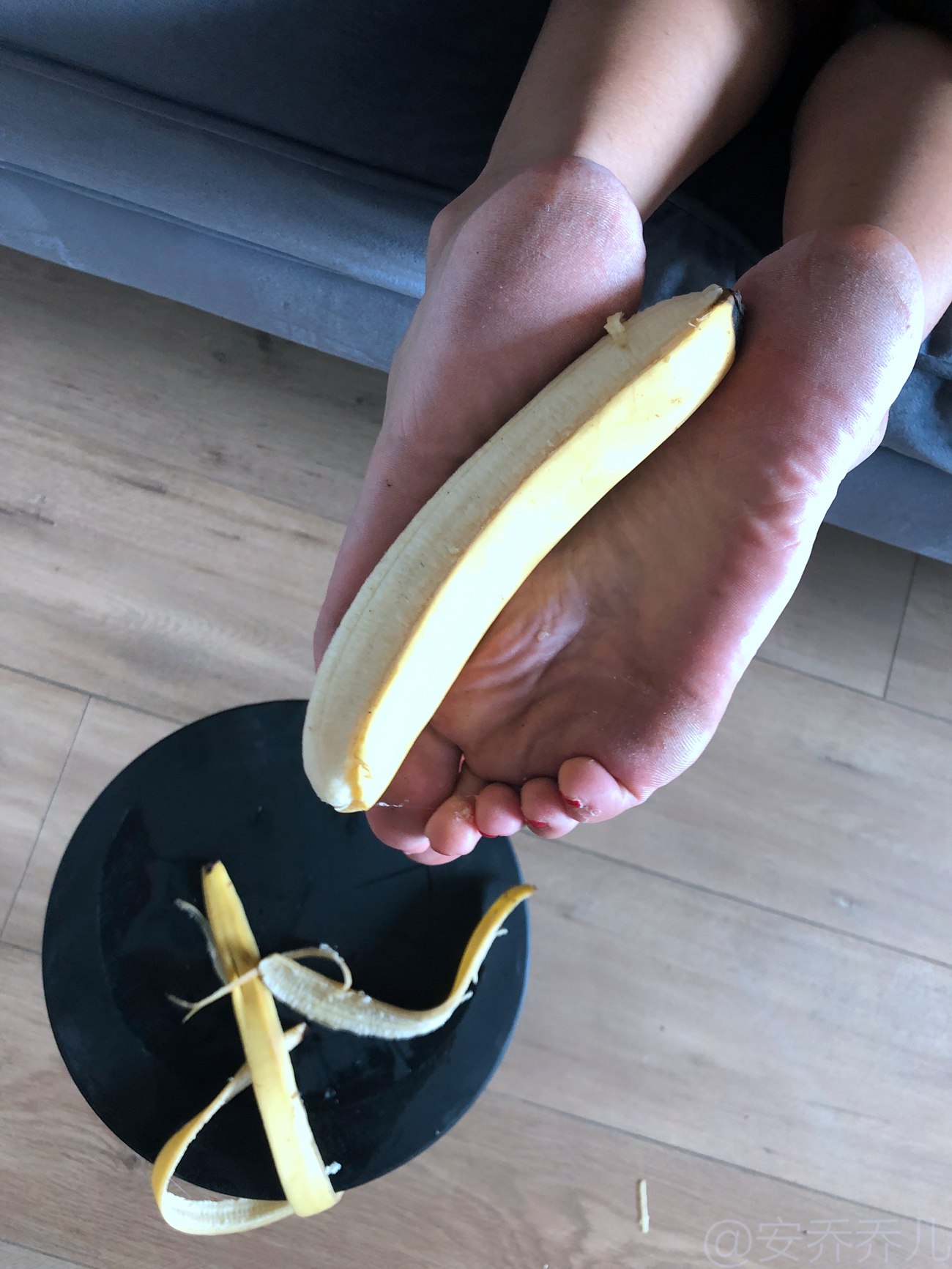 图片[72]-安乔乔儿(Nia乔乔) 踩香蕉[134P] – 速更版-美库