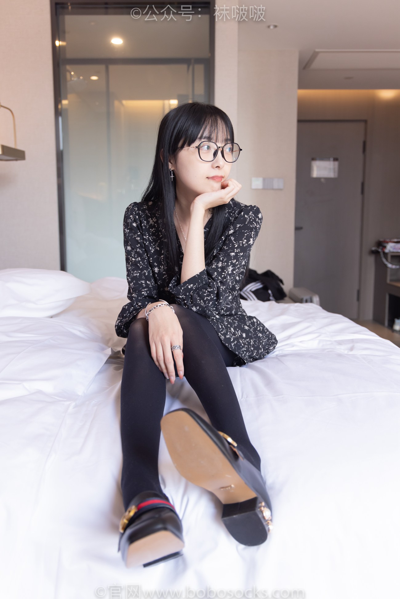 图片[25]-[BoBoSocks袜啵啵]NO.064 稚予-平底鞋、厚黑丝[137P] – 速更版-美库