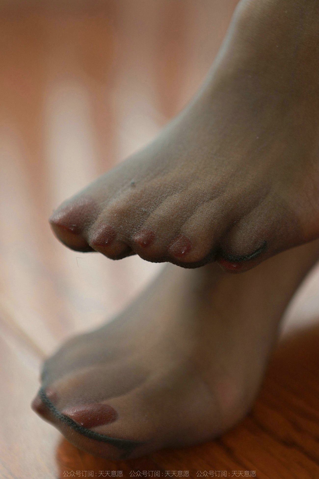 图片[69]-[IESS异思趣向] 2022.01.24 丝享家992：美子《办公桌下的红色》[106P] – 速更版-美库