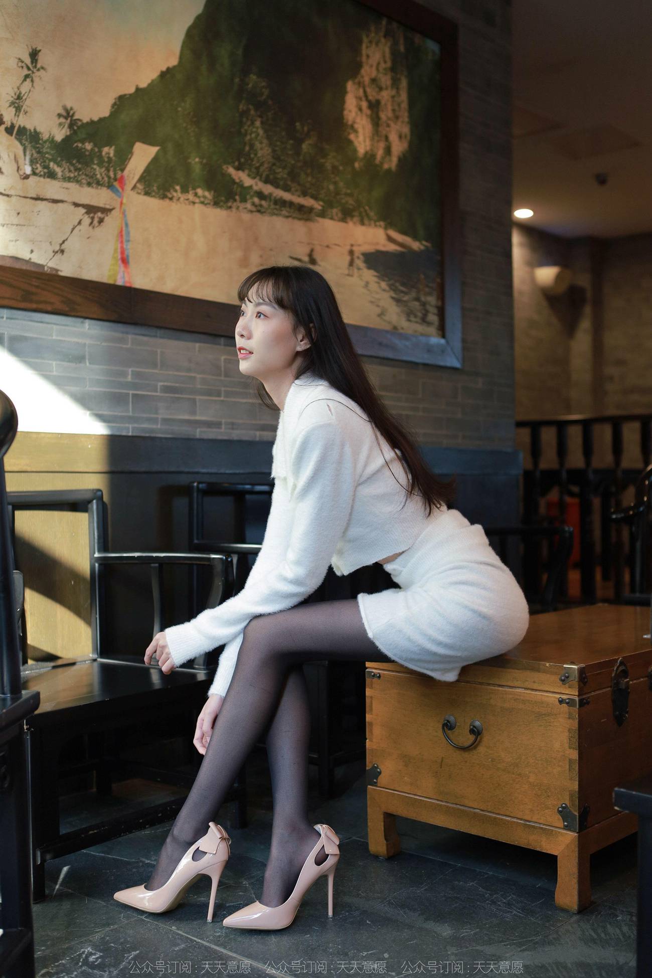 图片[51]-[IESS异思趣向] 2022.01.27 丝享家993：团团《阳光下的白裙长腿》[93P] – 速更版-美库