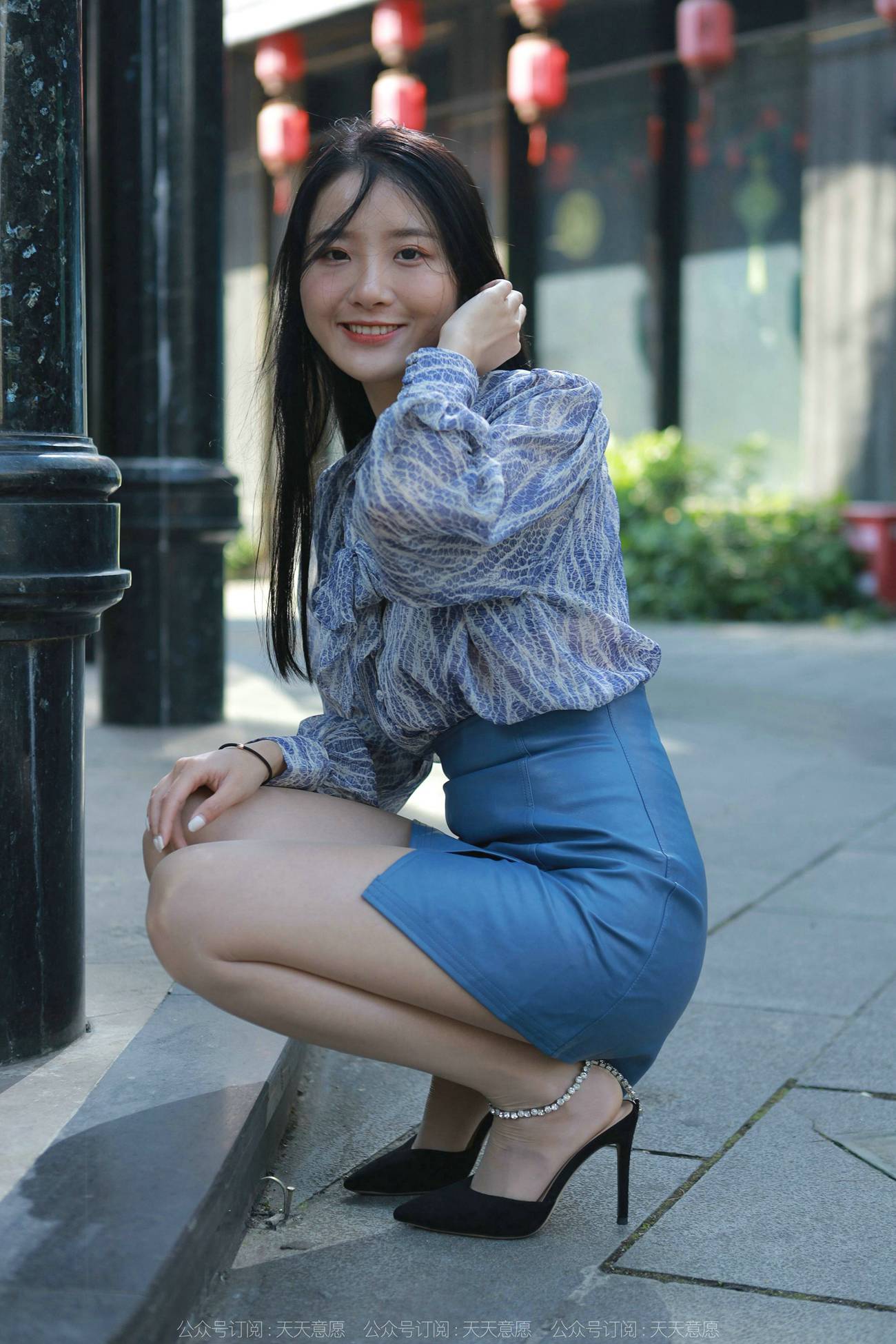 图片[36]-[IESS异思趣向] 2022.02.02 丝享家995：婉萍《油亮蓝色短裙》[95P] – 速更版-美库