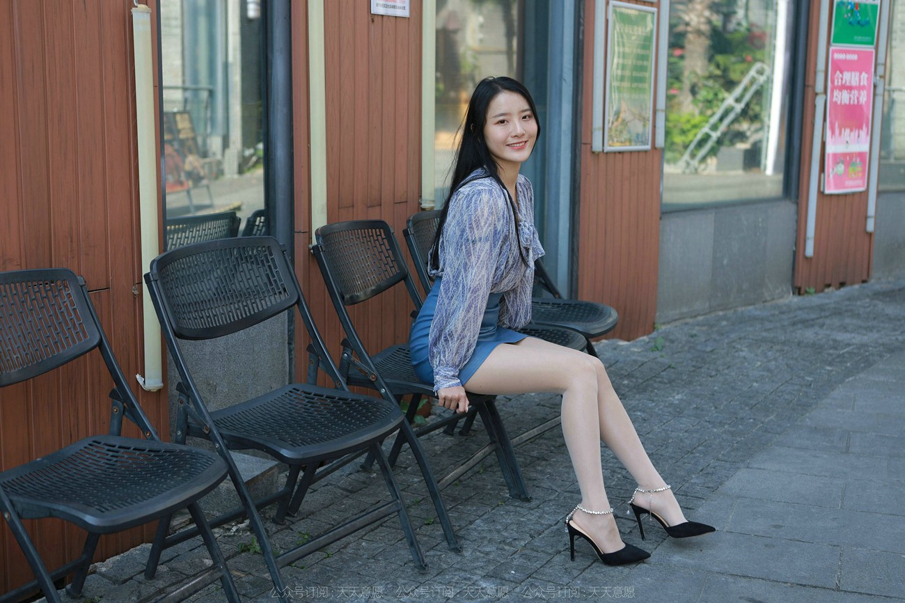 图片[56]-[IESS异思趣向] 2022.02.02 丝享家995：婉萍《油亮蓝色短裙》[95P] – 速更版-美库
