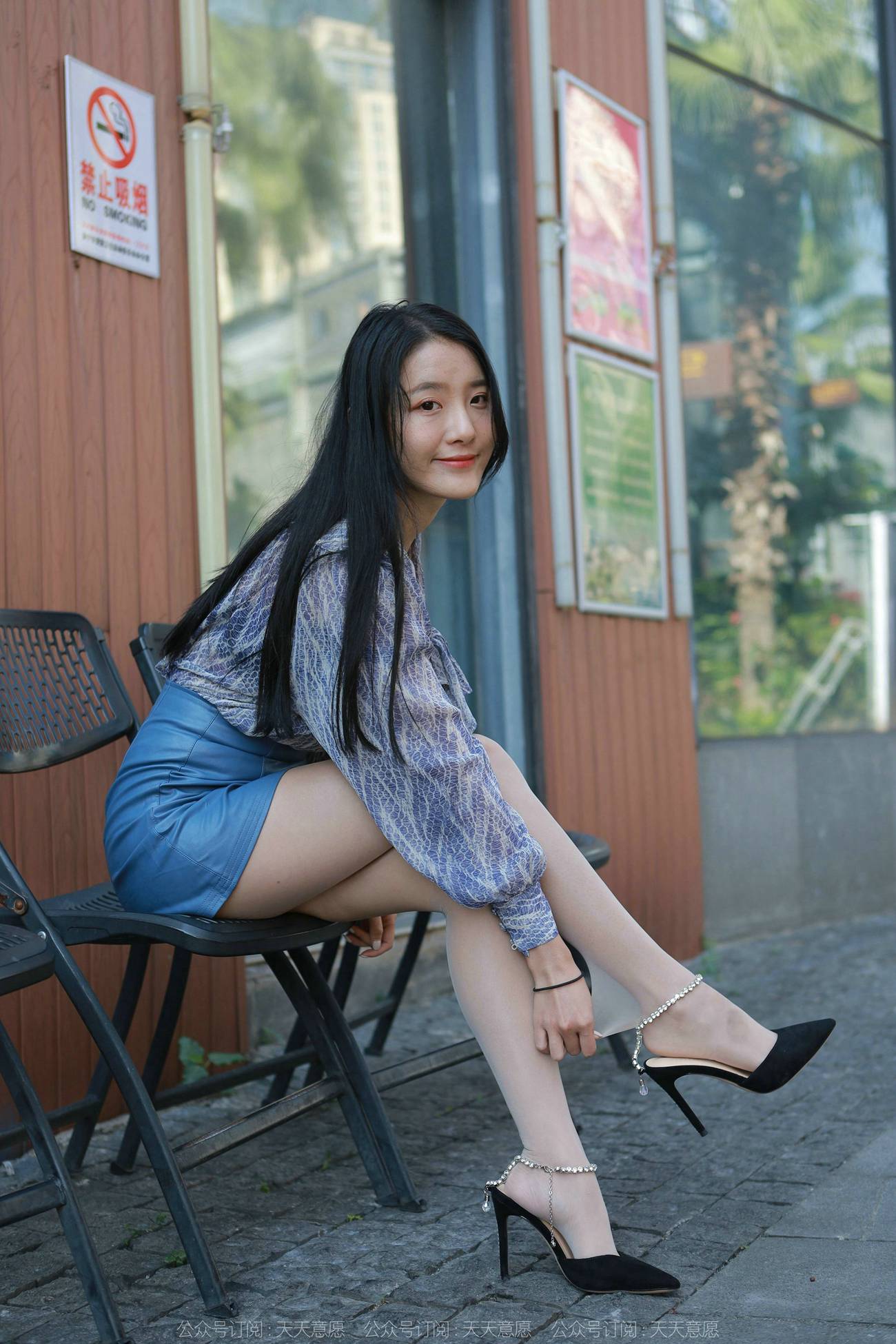 图片[58]-[IESS异思趣向] 2022.02.02 丝享家995：婉萍《油亮蓝色短裙》[95P] – 速更版-美库