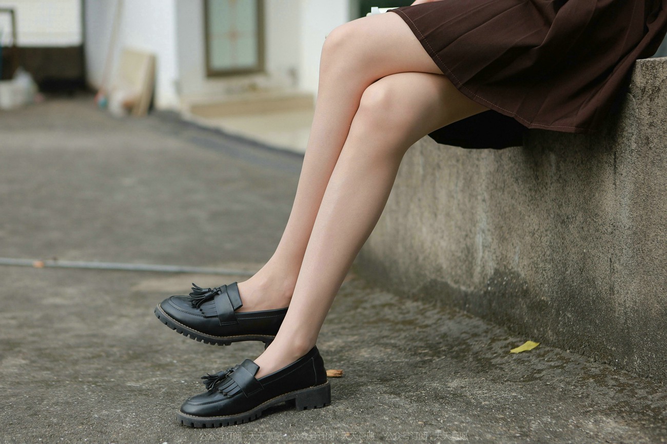 图片[31]-[IESS异思趣向] 2022.02.08 丝享家999：团团《网易云长腿少女》[89P] – 速更版-美库