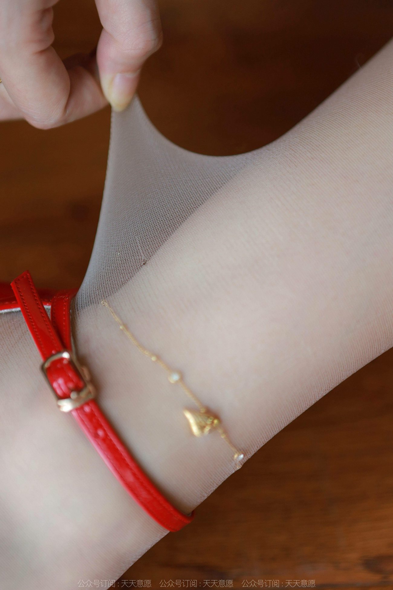 图片[81]-[IESS异思趣向] 2022.02.10 丝享家1001：秋秋《跨年夜性感红裙》[91P] – 速更版-美库