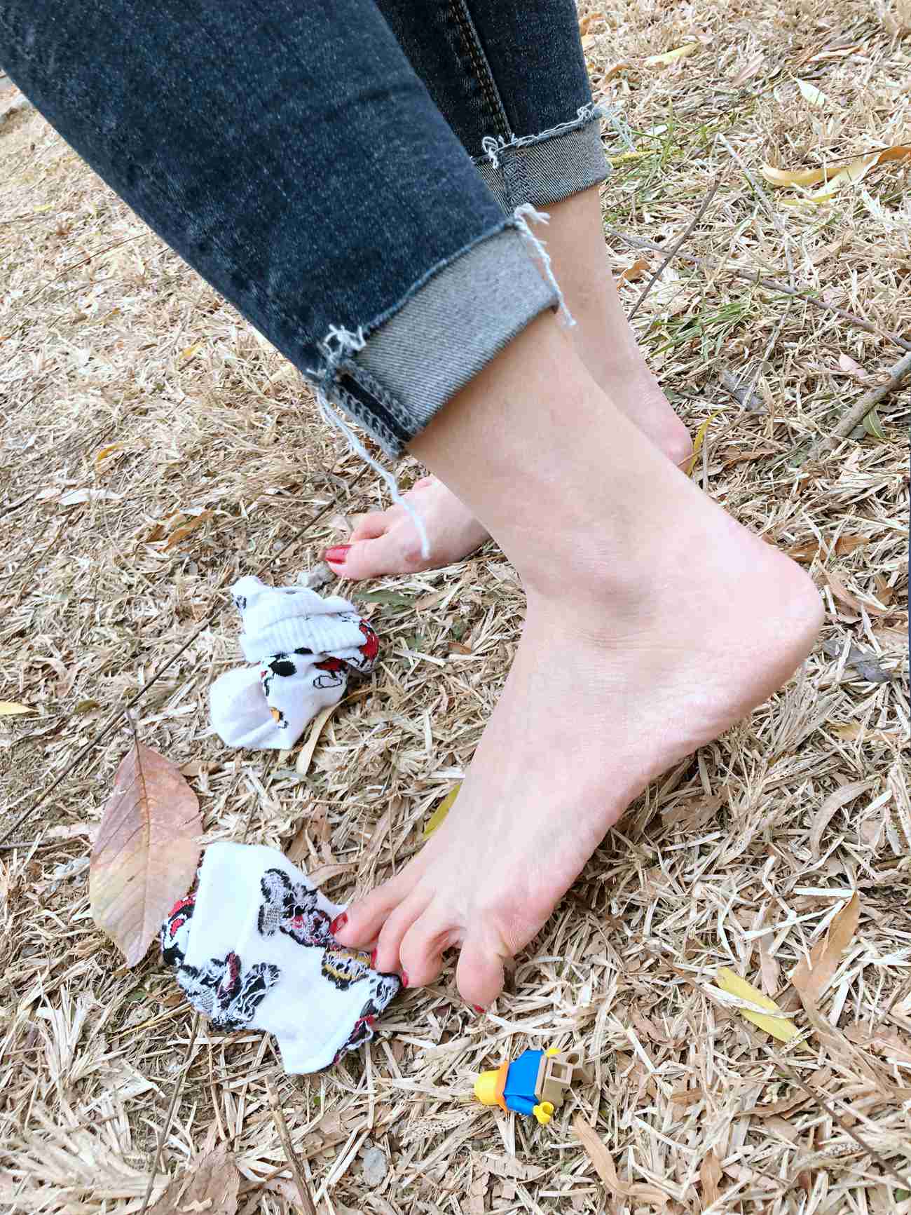 图片[104]-安乔乔儿(Nia乔乔) 红甲裸足[129P] – 速更版-美库