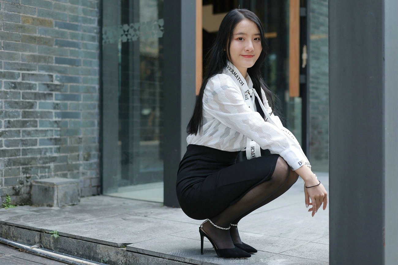 图片[15]-[IESS异思趣向] 2022.02.11 丝享家1002：婉萍《性感OL窄裙》[90P] – 速更版-美库