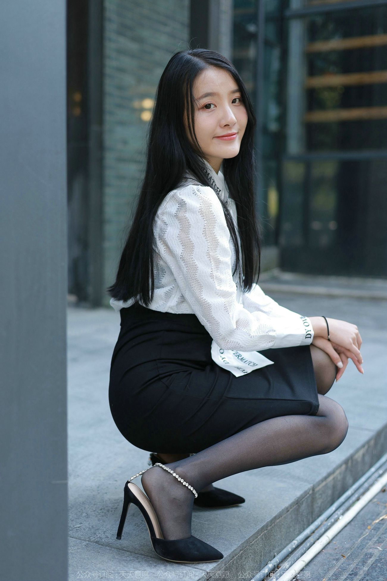 图片[59]-[IESS异思趣向] 2022.02.11 丝享家1002：婉萍《性感OL窄裙》[90P] – 速更版-美库