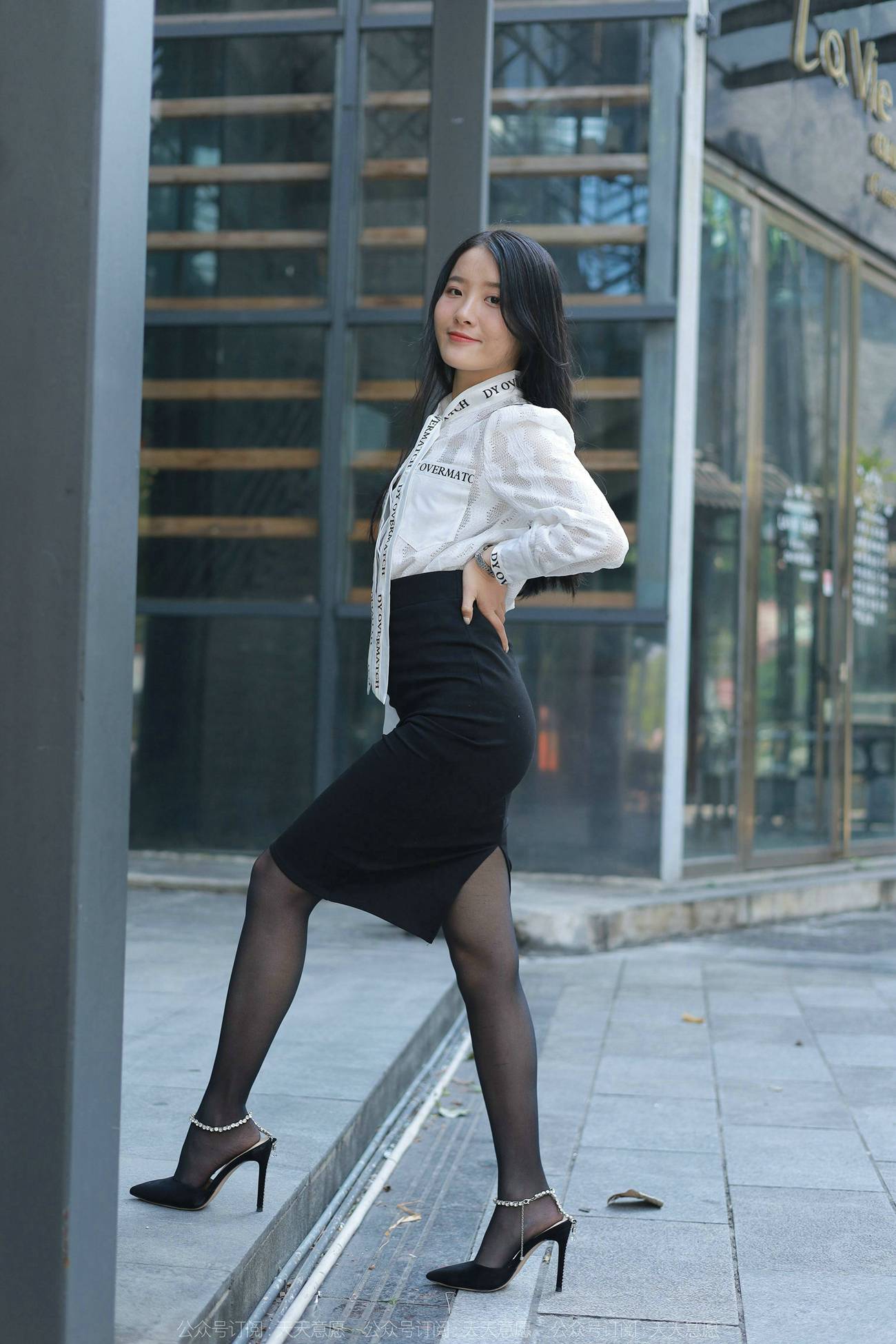 图片[64]-[IESS异思趣向] 2022.02.11 丝享家1002：婉萍《性感OL窄裙》[90P] – 速更版-美库