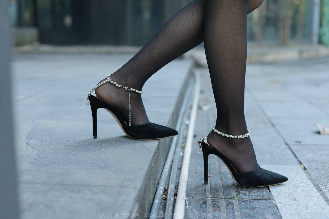 图片[66]-[IESS异思趣向] 2022.02.11 丝享家1002：婉萍《性感OL窄裙》[90P] – 速更版-美库