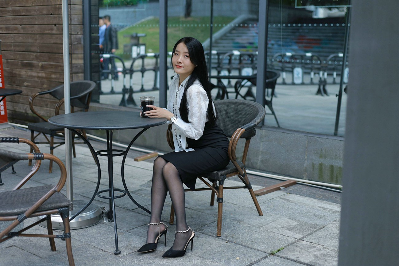 图片[82]-[IESS异思趣向] 2022.02.11 丝享家1002：婉萍《性感OL窄裙》[90P] – 速更版-美库