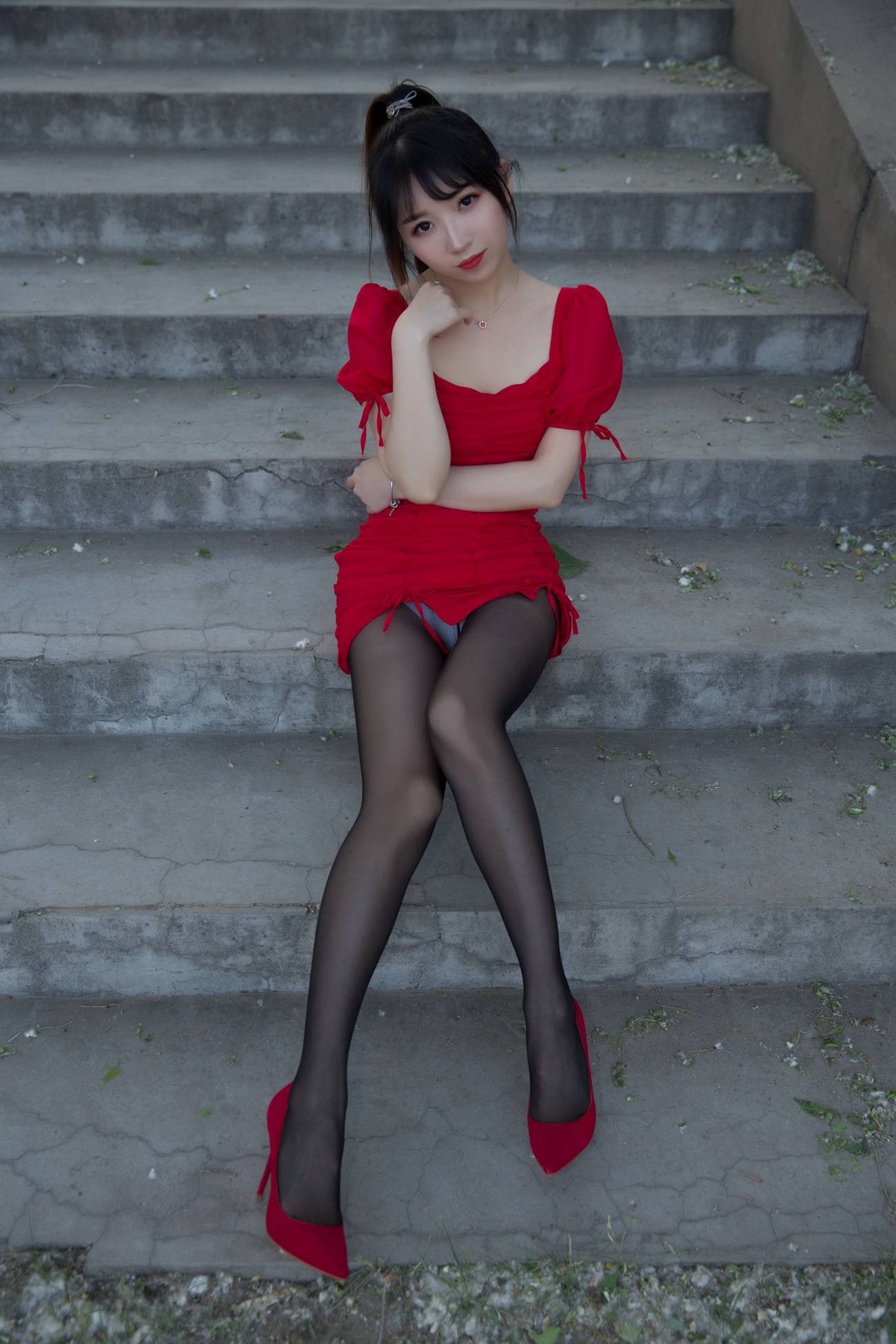 图片[56]-小女巫露娜 – 户外小红裙[66P] – 速更版-美库