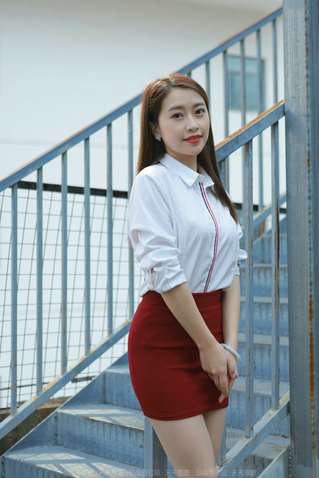 图片[37]-[IESS异思趣向] 2022.02.17 丝享家1006：小婕《性感红色包臀裙》[87P] – 速更版-美库