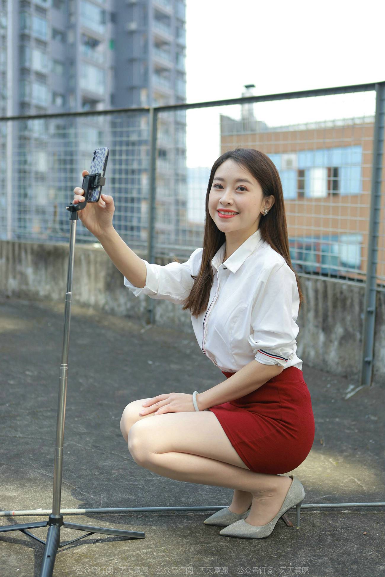 图片[41]-[IESS异思趣向] 2022.02.17 丝享家1006：小婕《性感红色包臀裙》[87P] – 速更版-美库