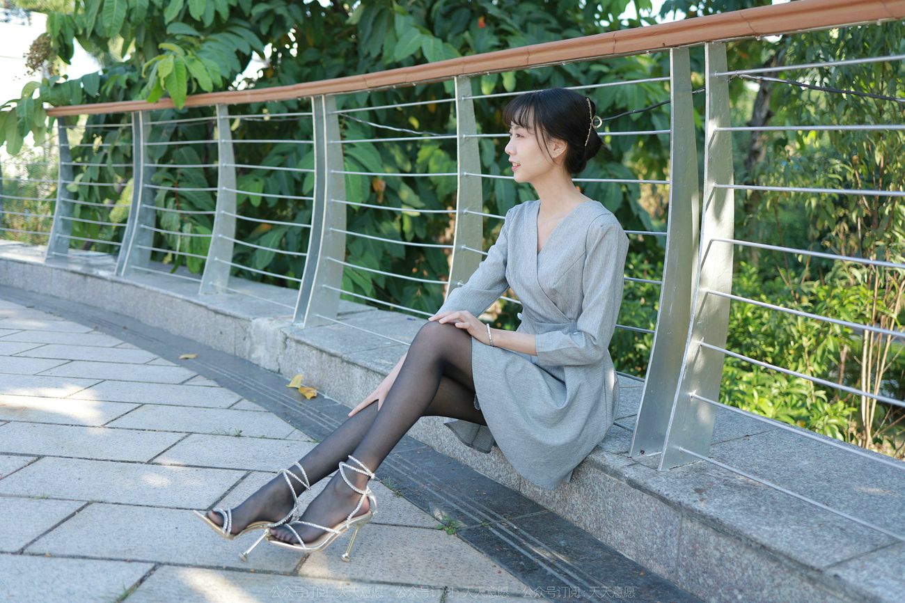 图片[56]-[IESS异思趣向] 2022.02.15 丝享家1005：团团《暖阳下的黑色丝念》[92P] – 速更版-美库