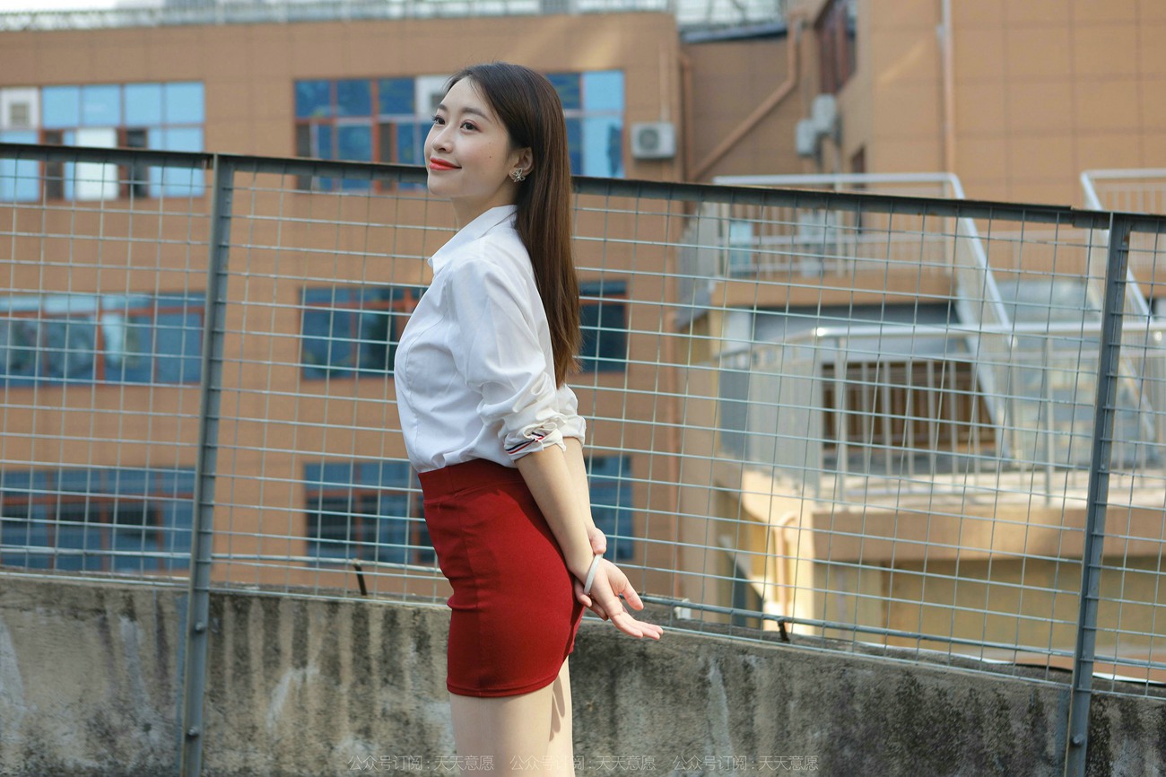 图片[54]-[IESS异思趣向] 2022.02.17 丝享家1006：小婕《性感红色包臀裙》[87P] – 速更版-美库