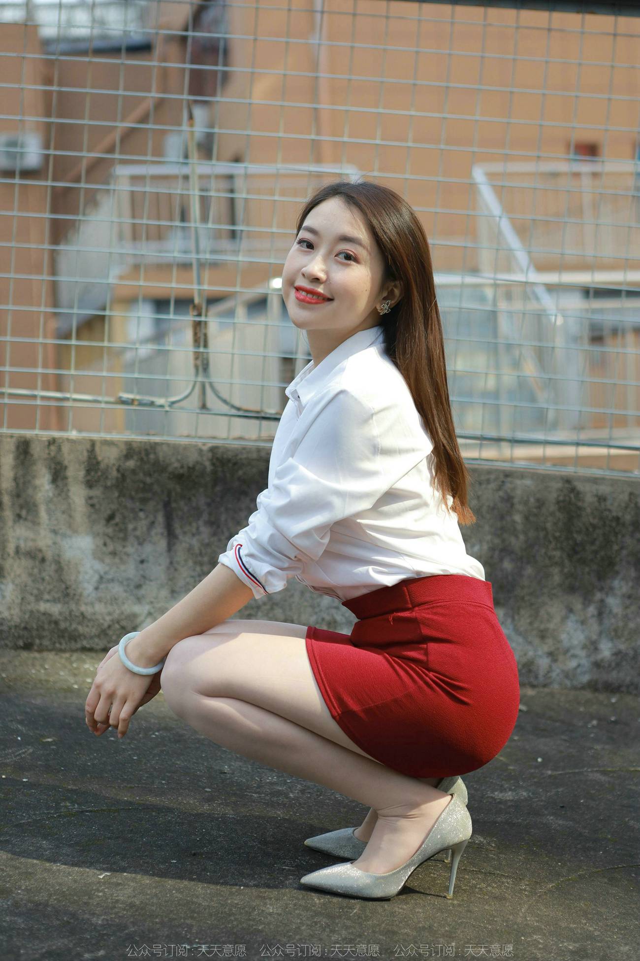 图片[58]-[IESS异思趣向] 2022.02.17 丝享家1006：小婕《性感红色包臀裙》[87P] – 速更版-美库